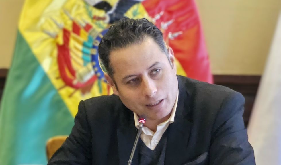 Vicepresidente denuncia repliegue de policías y apunta a represalia