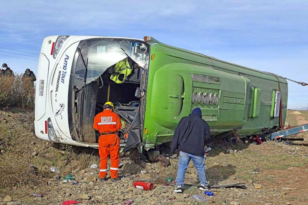 Tragedia en la carretera internacional Oruro–Chile: chofer sin licencia deja nueve fallecidos