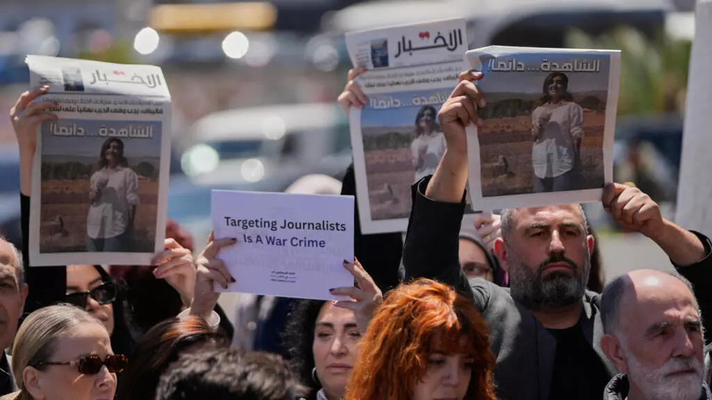 Muere periodista en bombardeo en Líbano en medio de negociaciones de paz con Israel