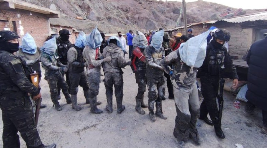 Potosí: Enfrentamiento entre jucus y mineros deja un fallecido y 19 aprehendidos