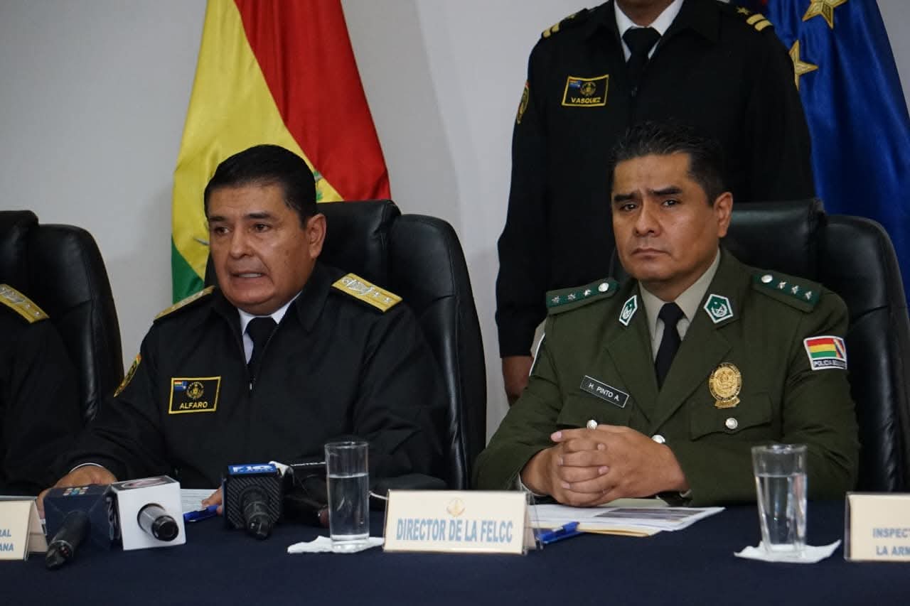 Recuperan armamento robado en unidad militar de La Paz y aprehenden a seis sospechosos