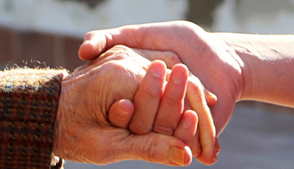 Impulsan ley para garantizar salud gratuita y protección social a personas con Párkinson