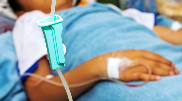 Niño queda en terapia intensiva tras accidente en colegio de El Alto