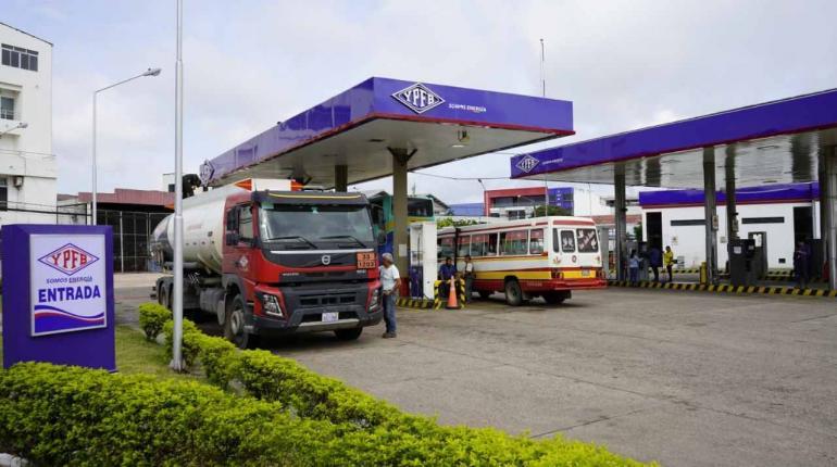 YPFB incrementa despachos de diésel hasta 4 millones de litros diarios en Santa Cruz