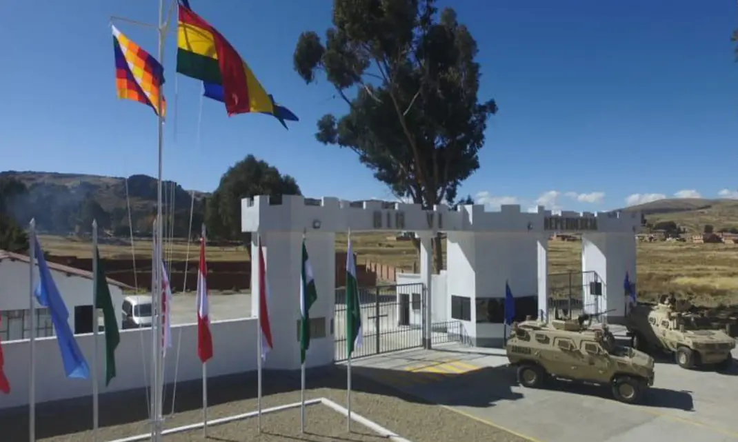 Roban armamento y munición de un batallón de la Armada en La Paz