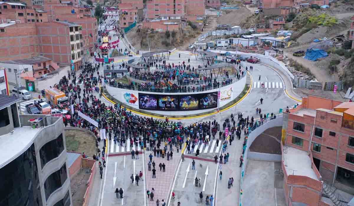 La Paz inaugura su primer folklódromo en la avenida Apumalla