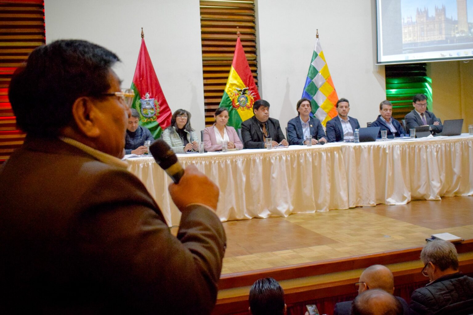 Cumbre del transporte priorizará carreteras y modernización de peajes en La Paz