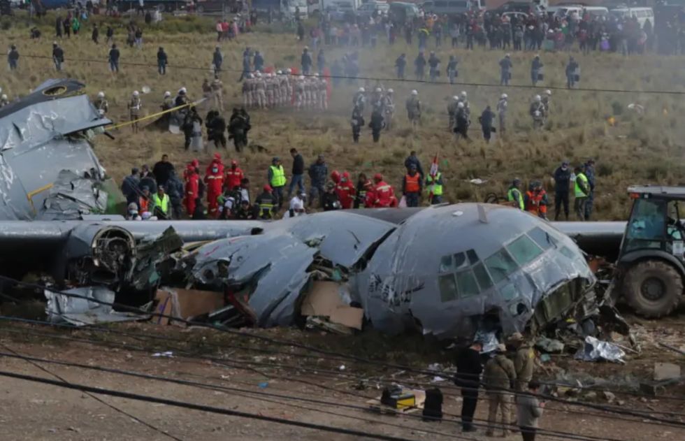 La Paz: Comandante de la FAB declara por accidente aéreo en El Alto y garantiza reparación de daños