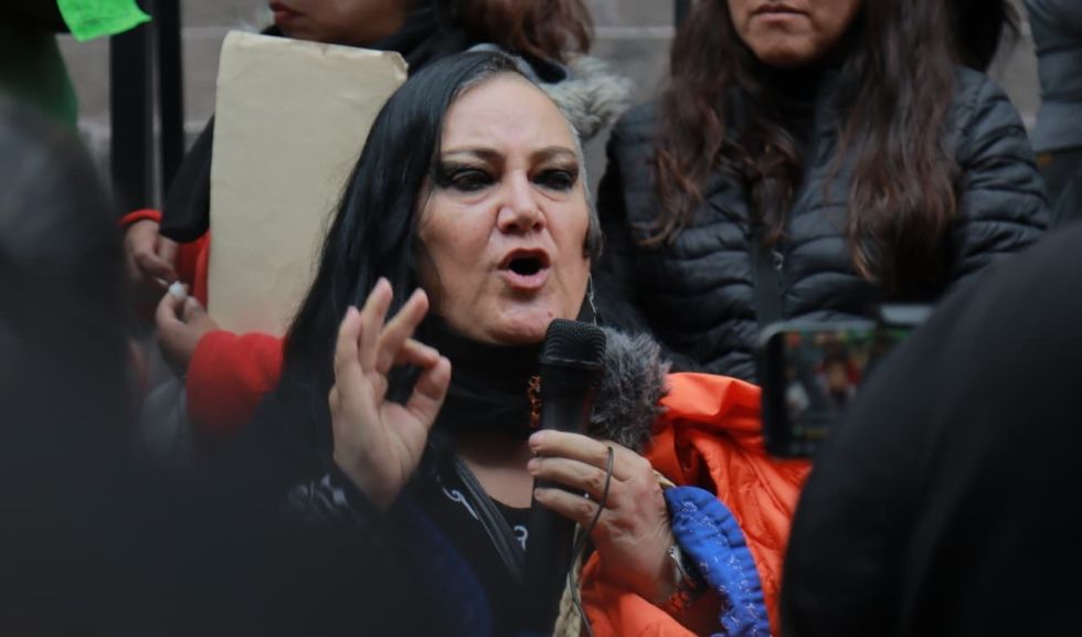 Pueblo Tacana anuncia acciones legales contra María Galindo por cortar un tipoy