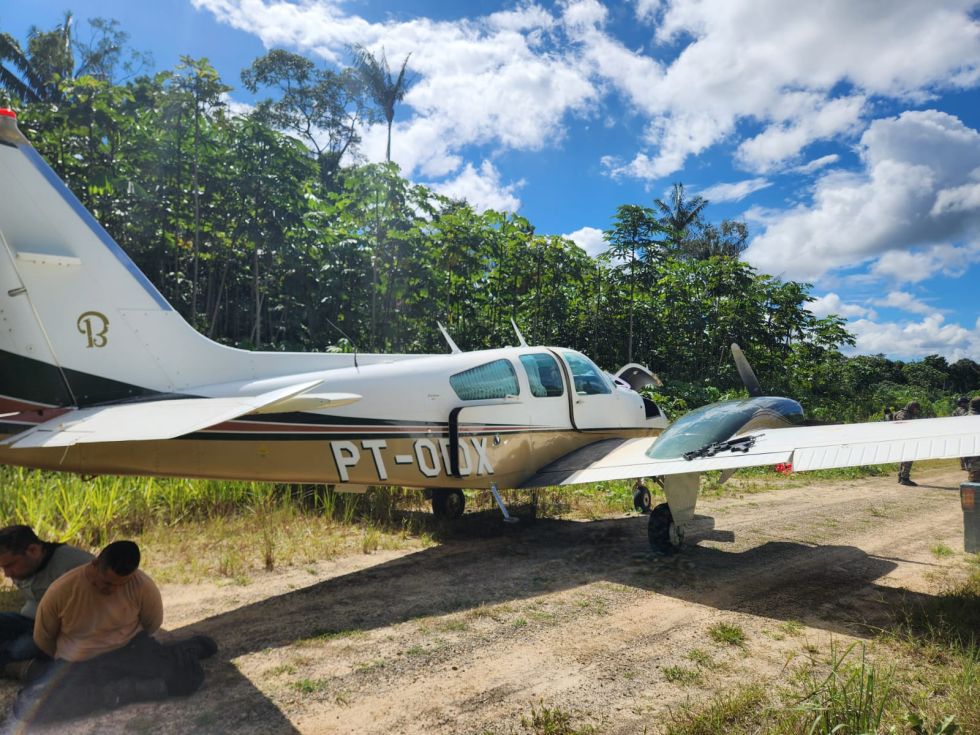 Cochabamba: Operativo antidroga impide despegue de avioneta con más de 500 kilos de droga en el Trópico