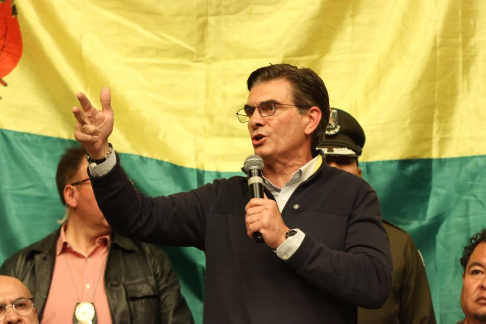 Diputado critica estrategia comunicacional del Gobierno en medio de conflictos