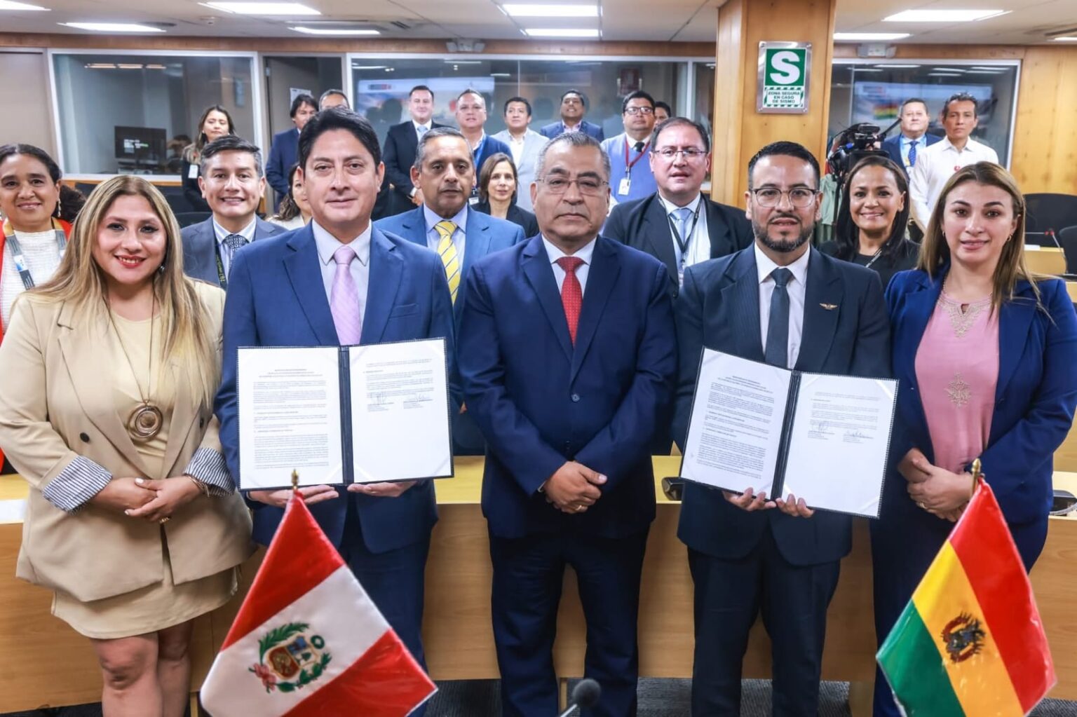 Bolivia y Perú firman acuerdo que amplía el transporte aéreo bilateral