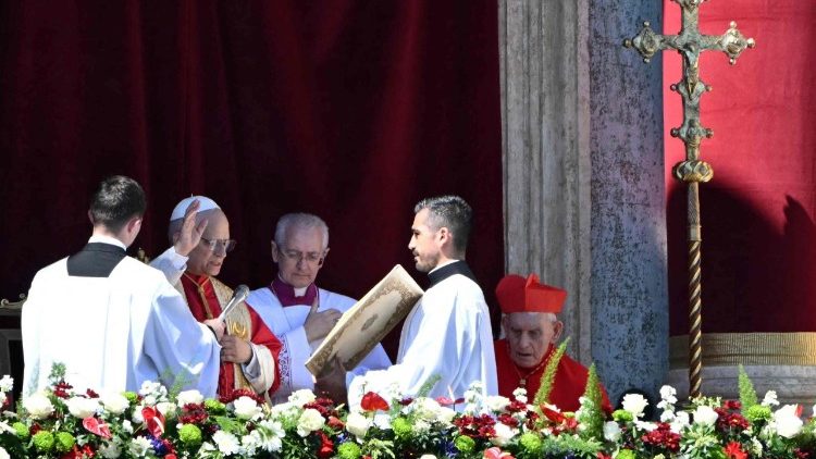 El Papa llama a la paz mundial en su mensaje de Pascua