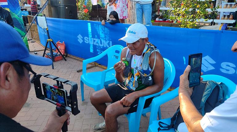 El atleta boliviano Diego Quespia destaca entre los 10 mejores en su debut internacional