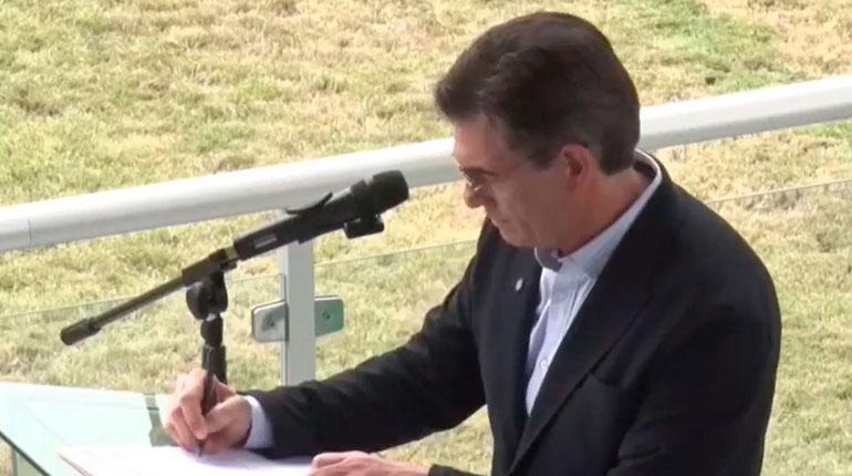 Paz promulga ley para convertir pequeñas propiedades en medianas y facilitar acceso a crédito