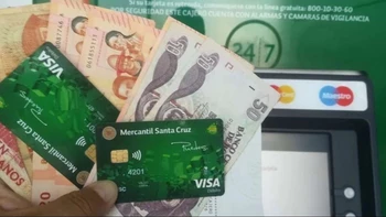 Gobierno libera pagos con tarjetas para compras por internet en el exterior