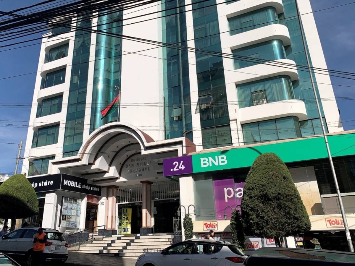 Delincuentes roban más de Bs 2 millones a un hombre en San Miguel