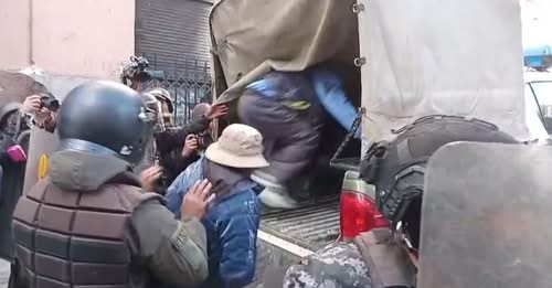 Al menos 20 personas fueron detenidas tras disturbios en La Paz