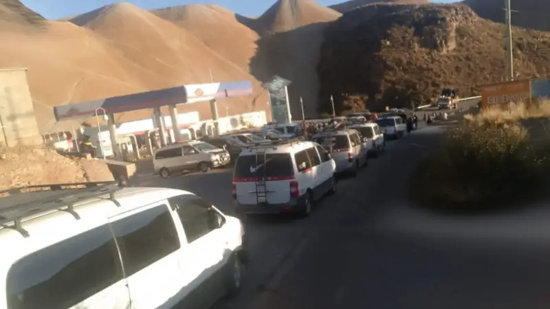 Transporte paraliza Oruro con bloqueos en vías estratégicas del departamento