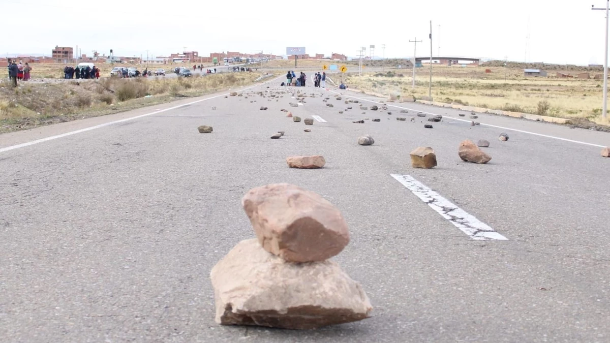 Policía reporta 67 bloqueos y espera orden para intervenir