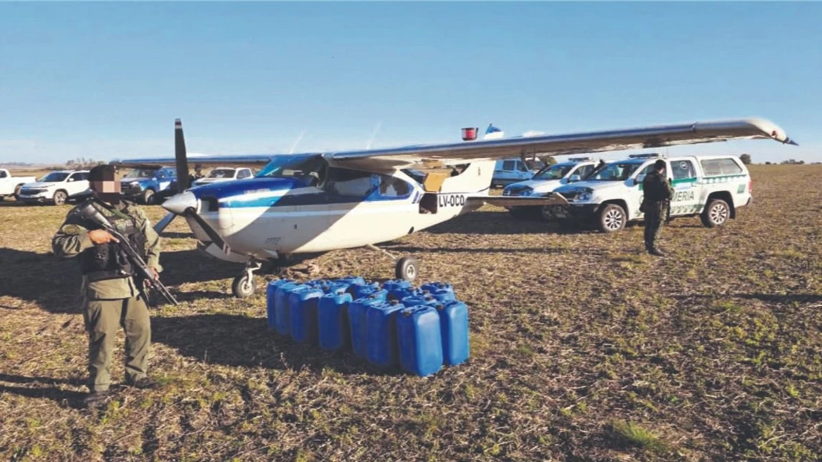 Incautan avioneta boliviana con más de 320 kilos de cocaína en operativo en Argentina