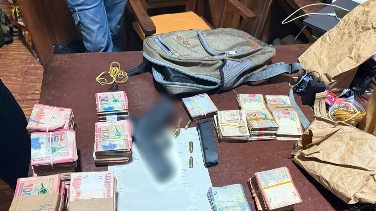 Investigan a policías y piloto por envío irregular de dinero en Beni