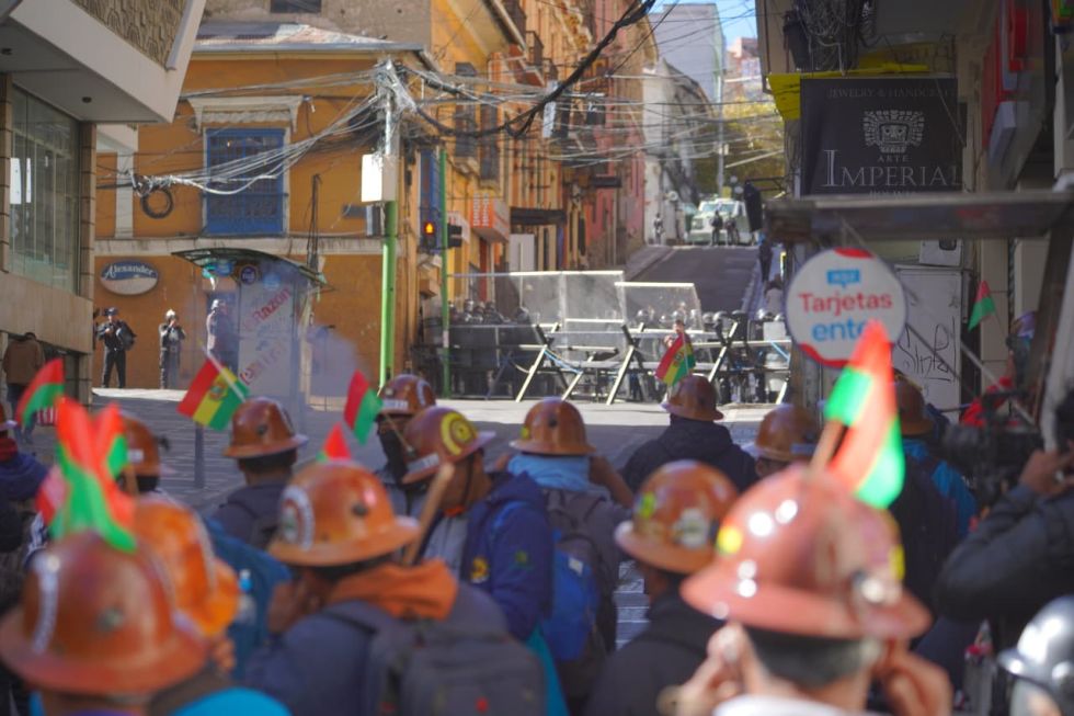 Gobierno y cooperativistas mineros alcanzan acuerdo tras diálogo