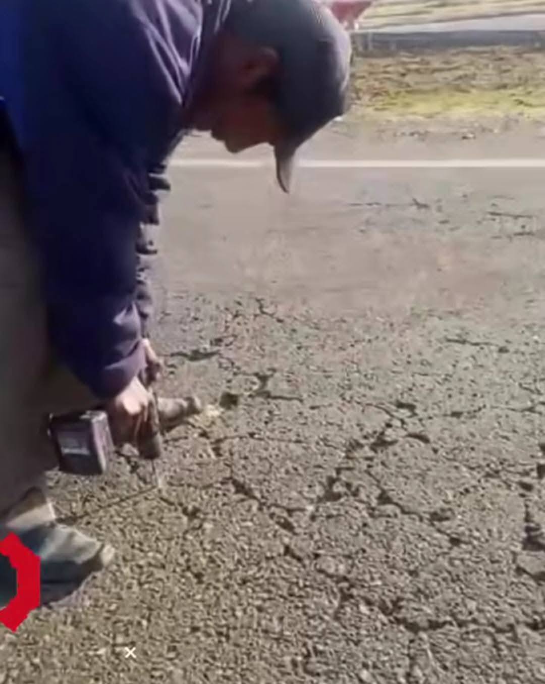 Denuncian instalación de “miguelitos” en la carretera La Paz-Oruro durante bloqueos