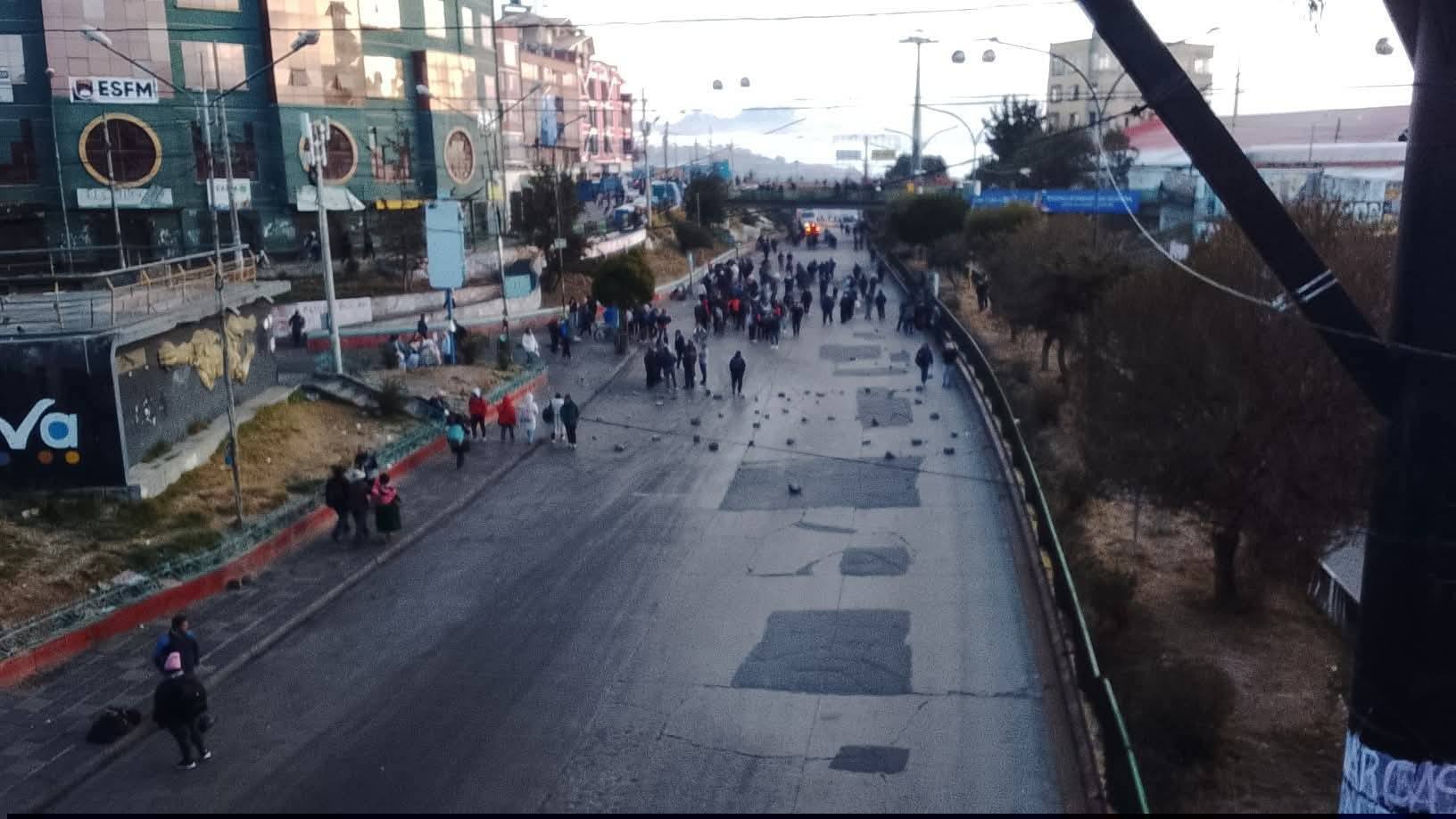Protestas cierran el peaje de la autopista La Paz – El Alto