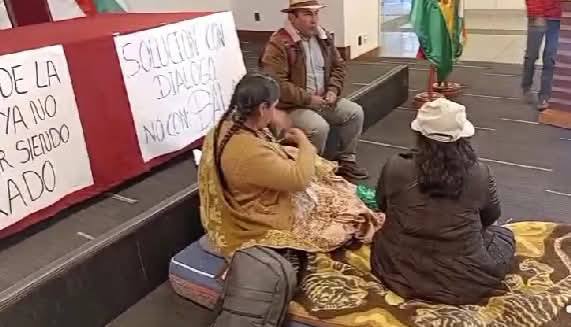 Senadora del PDC inicia huelga de hambre y exige respuestas ante la crisis