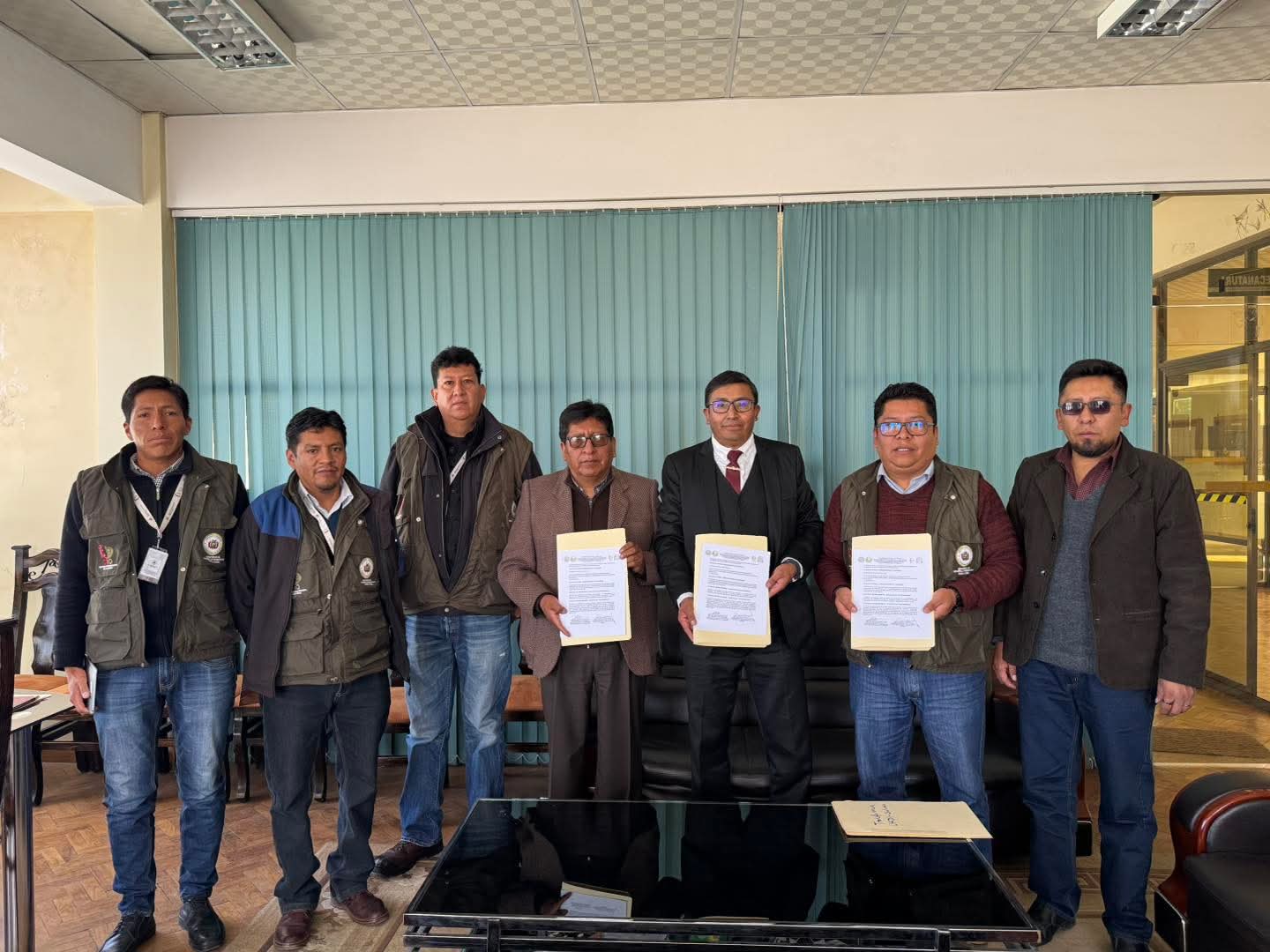 CIQ y la FCAN de la UTO firman convenio estratégico para potenciar la investigación y prácticas en Salinas
