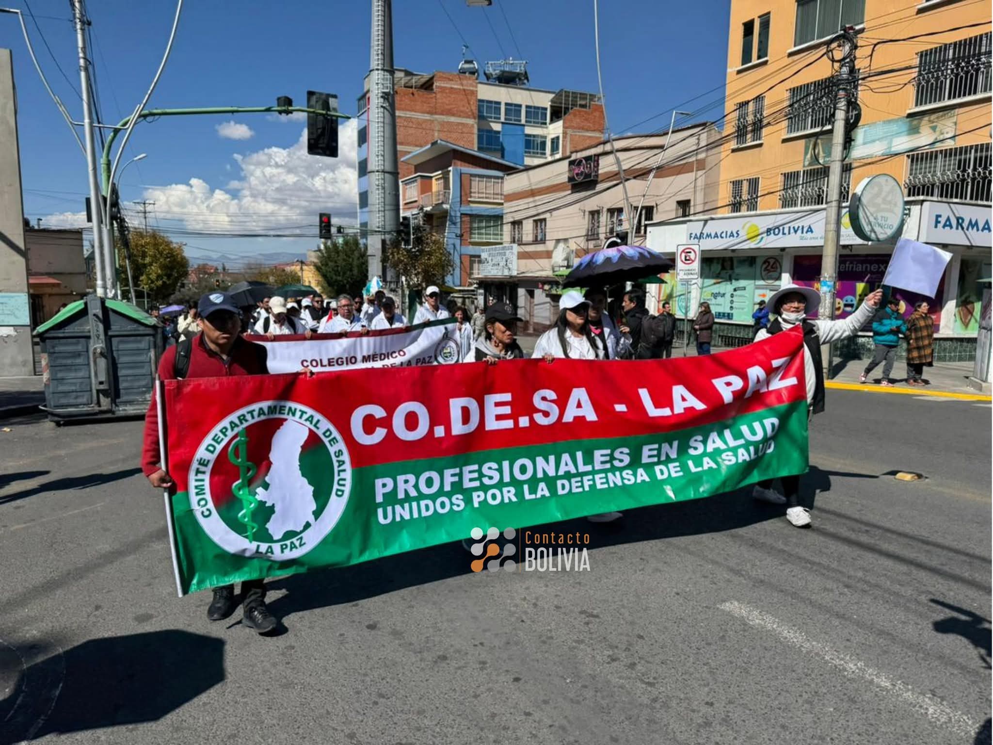 Médicos marchan en La Paz y piden pausa humanitaria por crisis hospitalaria