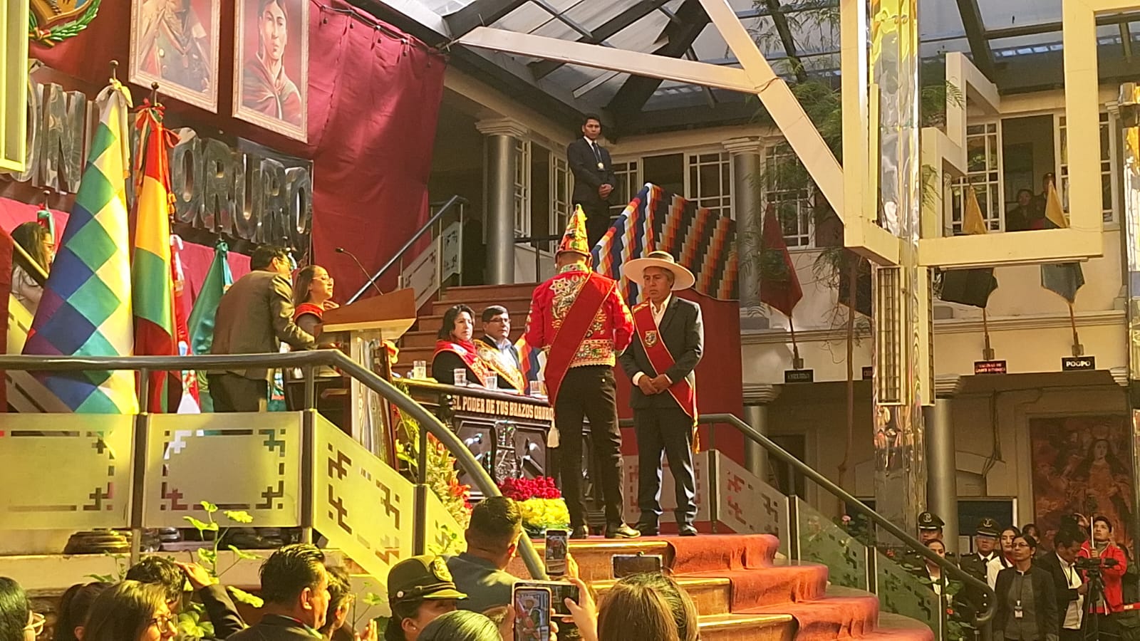 Edgar Sánchez asume la Gobernación de Oruro