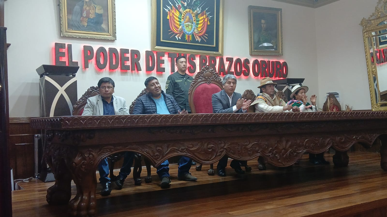 Eddgar Sánchez conforma su gabinete: Oruro ya tiene equipo técnico y administrativo para la gestión 2026-2031