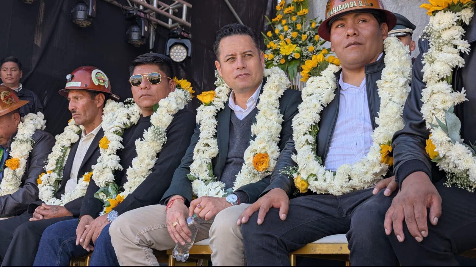 Vicepresidente Lara participa junto a Loza en acto minero en Cochabamba