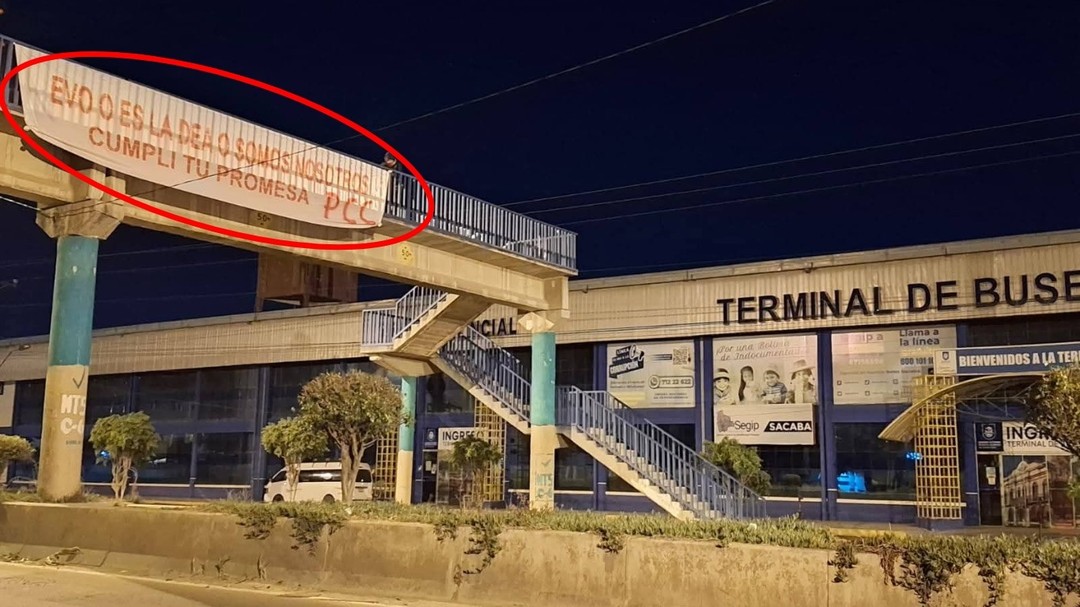Cochabamba: Pancarta con mensaje dirigido a Evo Morales aparece en Sacaba