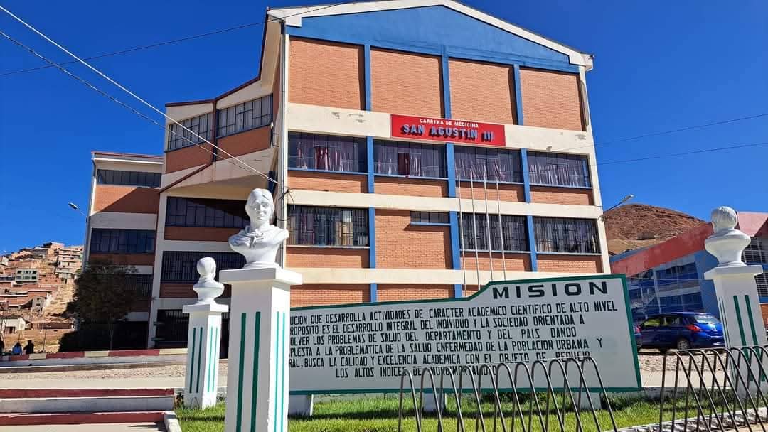 Facultad de Ciencias de la Salud de la UTO celebra 24 años con acreditación al Mercosur