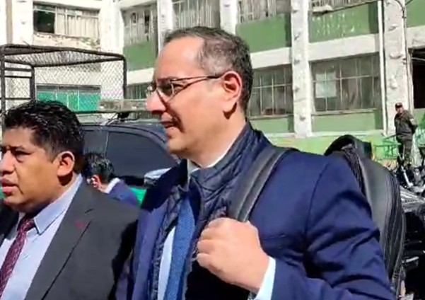 Expresidente de YPFB declara como testigo por caso de crudo y gasolina desestabilizada