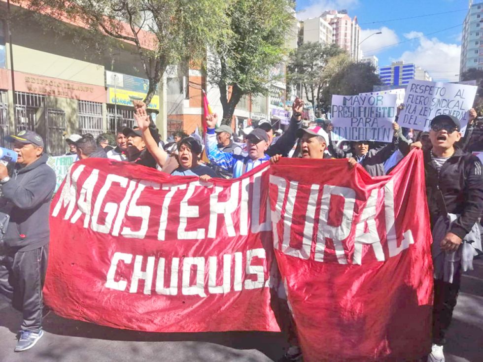 COD y maestros anuncian protestas y suspensión de clases para este lunes en Chuquisaca