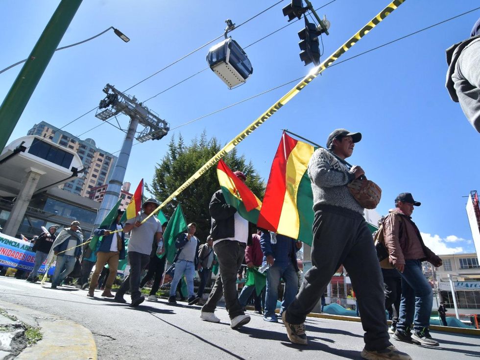 Marcha indígena llega a La Paz y es recibida por la COB