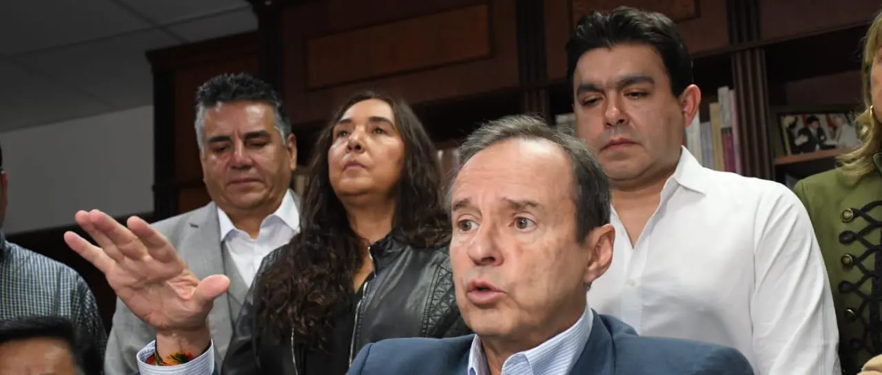 Tuto Quiroga pide unidad entre Paz y Lara para evitar una crisis democrática