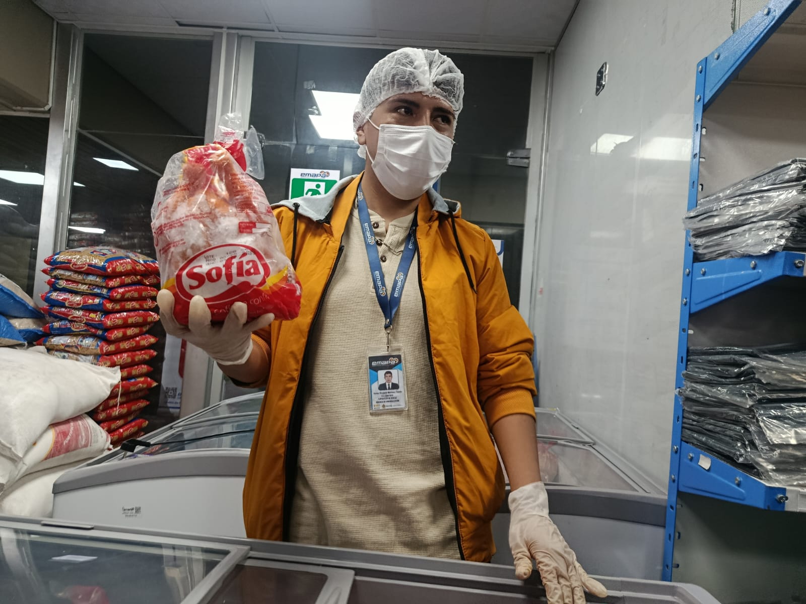 Emapa vende pollo a Bs 35 el kilo y limita la compra a una unidad por persona