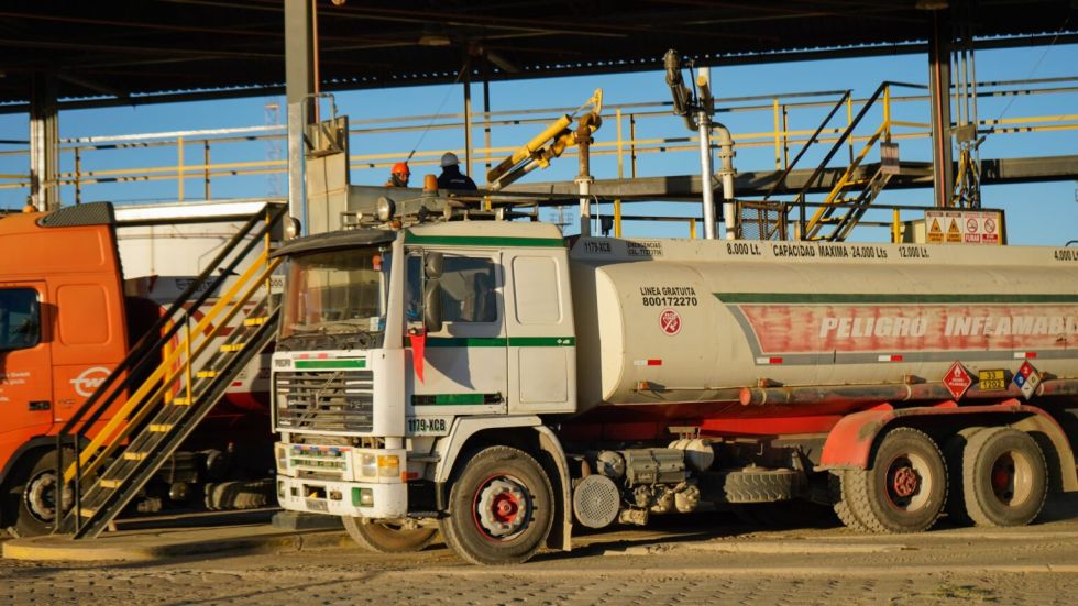 Gobierno habilita venta móvil de combustibles para servicios esenciales