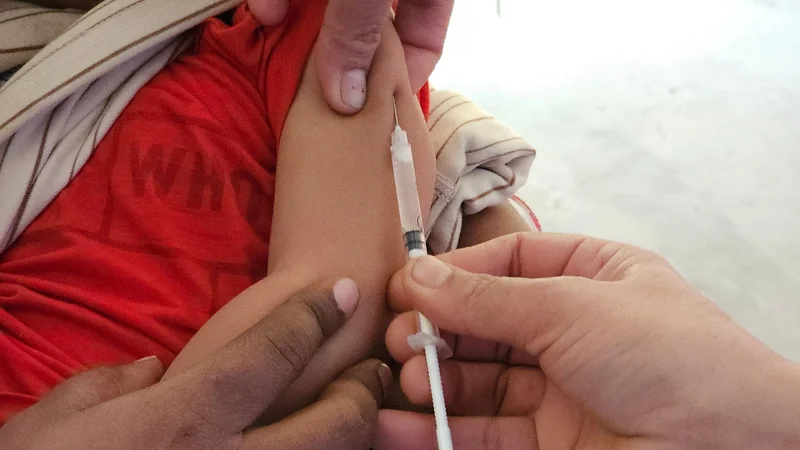 Autoridades de La Paz exhortan a vacunar a menores ante aumento de casos de sarampión