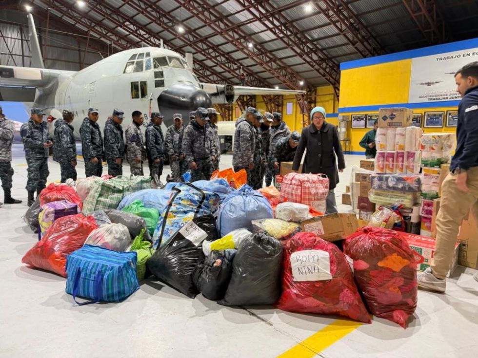 Bolivia envía rescatistas y seis toneladas de ayuda humanitaria a Venezuela