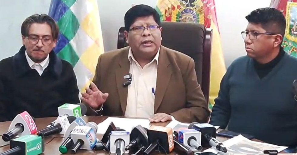 Eliser Roca denuncia quema “planificada” de la Subalcaldía y señala infiltración de exautoridades