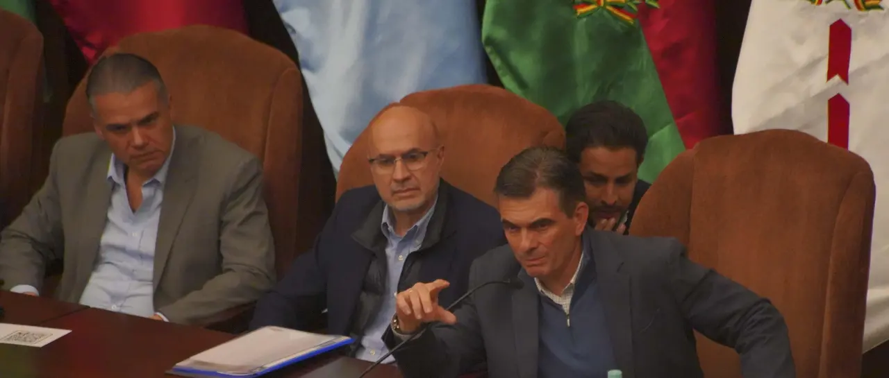 Gobierno descarta cogobernar con la COB tras inicio del diálogo