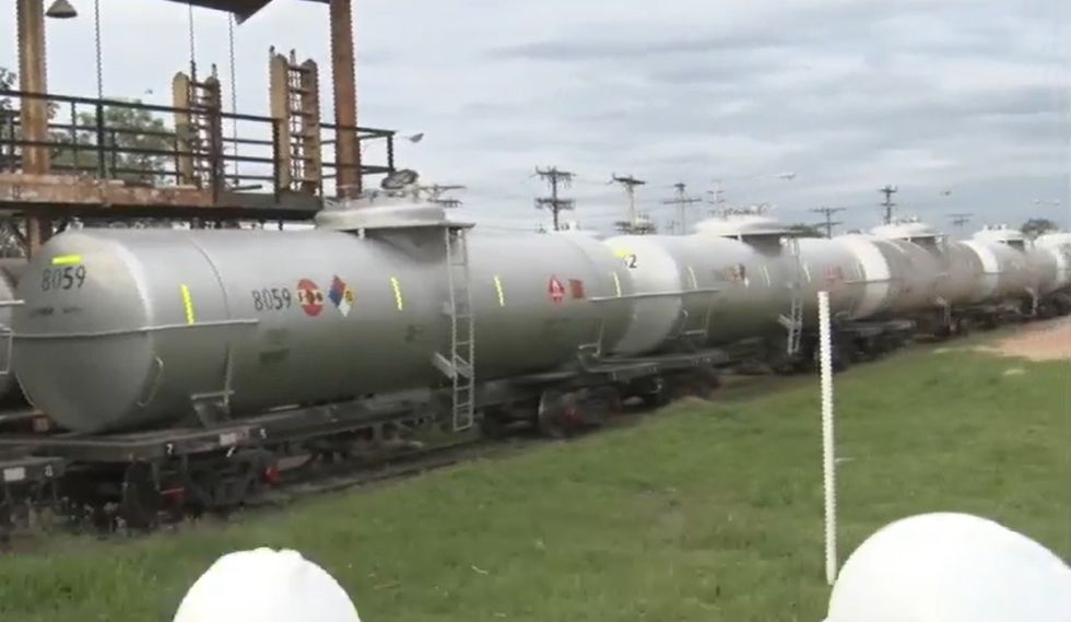 YPFB retoma el transporte ferroviario de gasolina para reforzar el abastecimiento en Santa Cruz