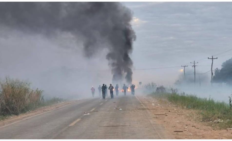 Operativo en San Julián concluye sin desbloqueo y deja al menos tres heridos
