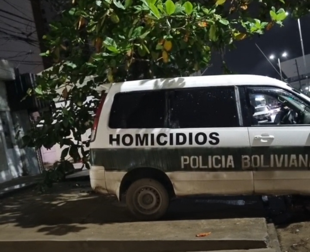 Investigan asesinato de un hombre que recibió 19 disparos en Santa Cruz